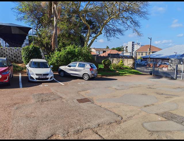 2 BEDROOM APARTMENT FOR SALE IN ESSENWOOD